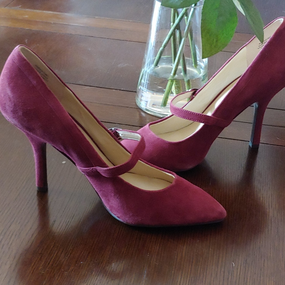 Nine West Burgundy Suede Heels Size 9